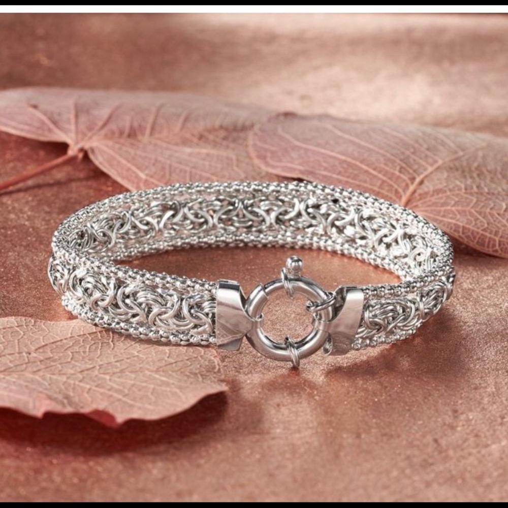 Bracelet...brand new with no tags